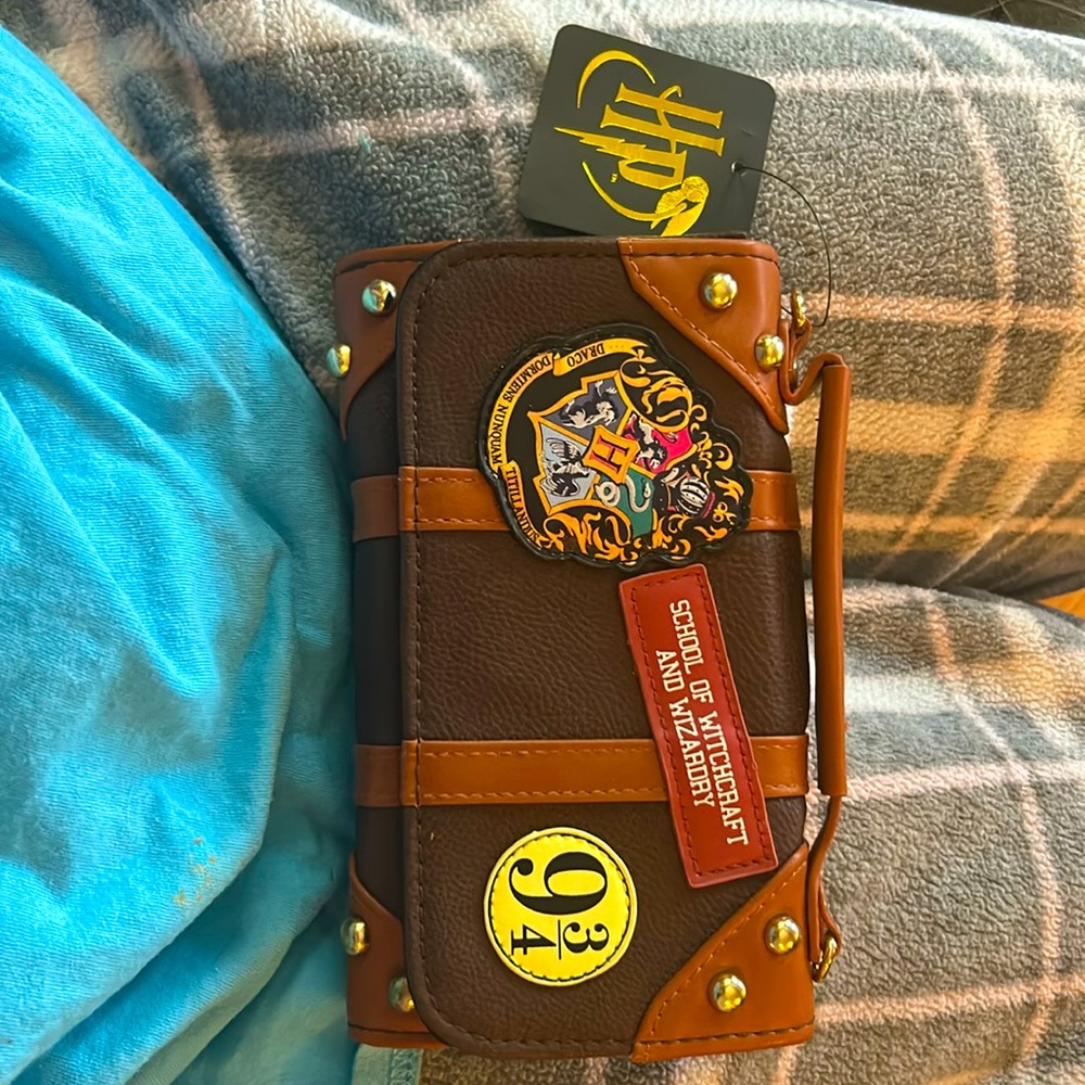 Never used before, tag still on. Asking 40$.